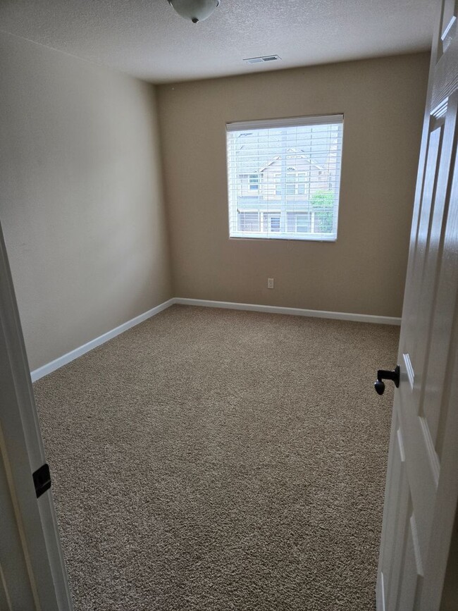 Building Photo - Excellent Condition & plenty of storage! Three levels + Attic Storage