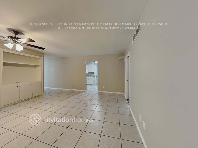 Building Photo - 3401 W Belmont Ave