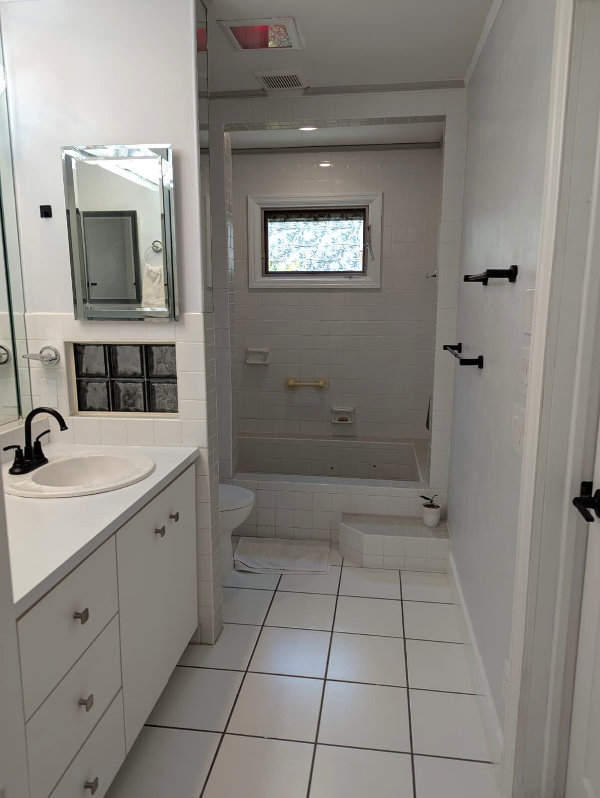 Master Shower - 2220 NE 37th St