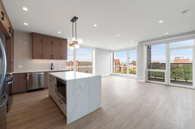 Building Photo - 2355 W Flournoy St