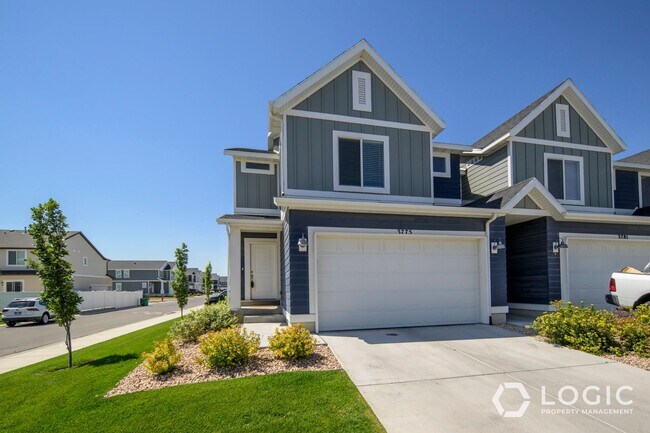Primary Photo - Gorgeous Row End Townhome!