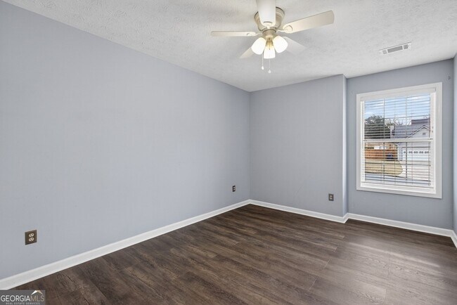 Building Photo - 5205 Maltdie Ct NE