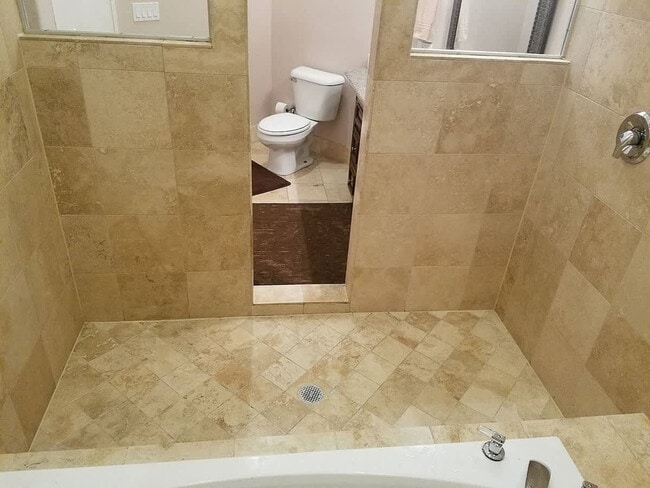 Building Photo - 1541 N Milwaukee Ave