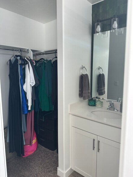 Building Photo - 1146 W 340 S