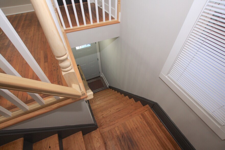 Building Photo - 5016 Seminole St