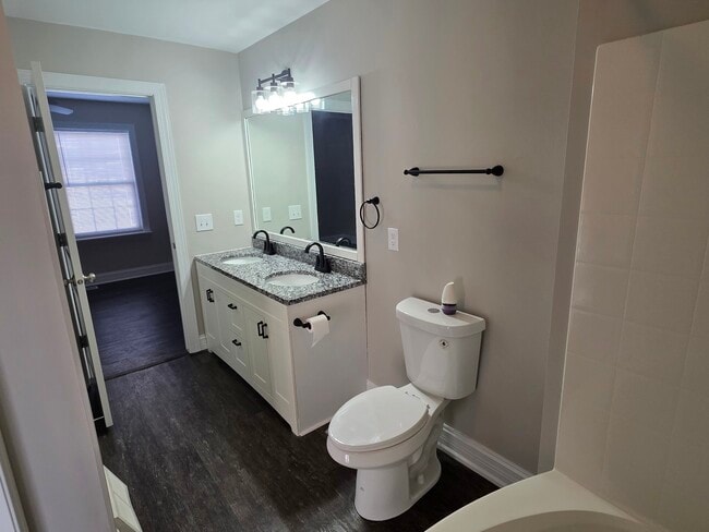 Building Photo - 234 W Kyra Ln