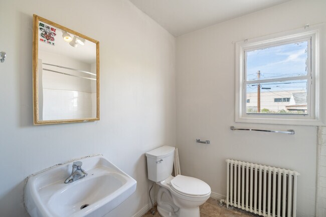 Building Photo - 135 E 4800 S