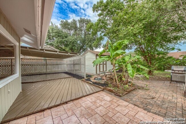 Building Photo - NE San Antonio 3 bedroom home in establish...