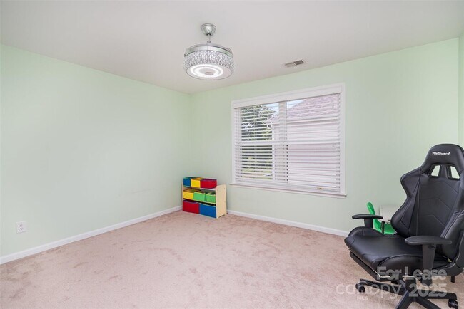 Building Photo - 2577 Shoal Park Rd