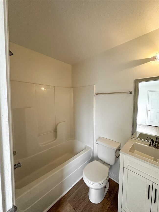 Building Photo - 1225 N Lee Dr