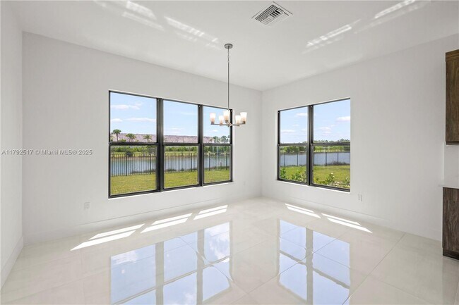 Building Photo - 12865 Wingspan Ct
