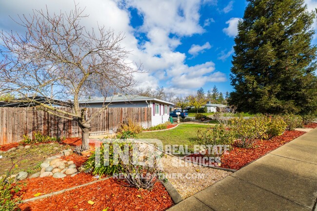 Building Photo - Pet Friendly 3-Bedroom Home with Covered P...