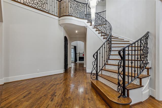 Building Photo - 6405 Royal Ln