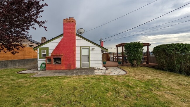 Primary Photo - 2332 Terrace St