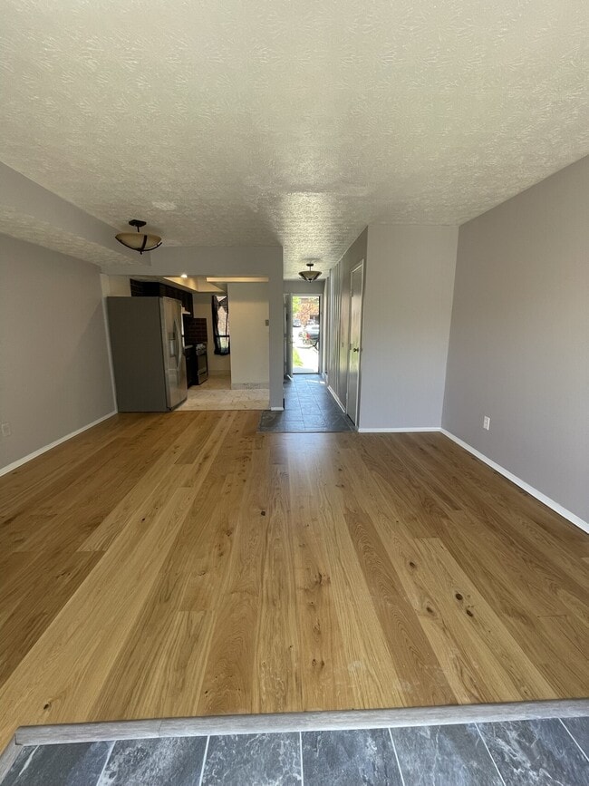 Building Photo - King Arthur Ct
