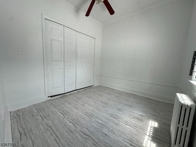 Building Photo - 526 Valley Brook Ave