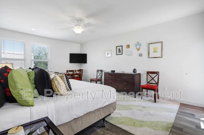 Building Photo - 1419 Coal Ave SW