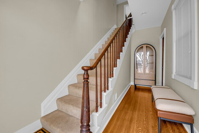 Building Photo - 256 S Water St