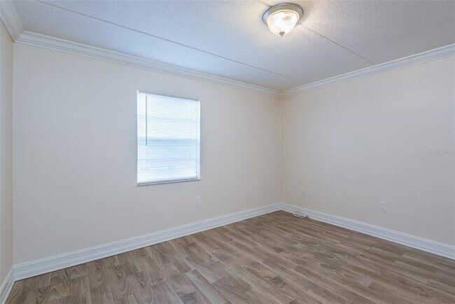 Building Photo - 5221 Bayshore Blvd