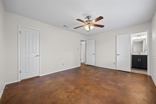 Building Photo - 9911 Dorset Dr