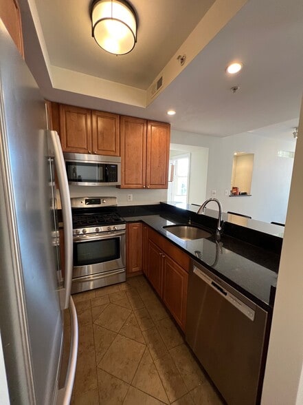 Kitchen - 3220 17th St NW