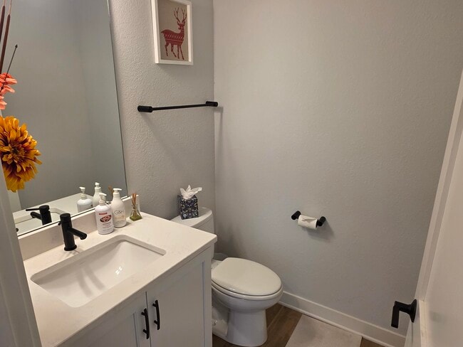 Building Photo - W239N3777 River Birch Ct