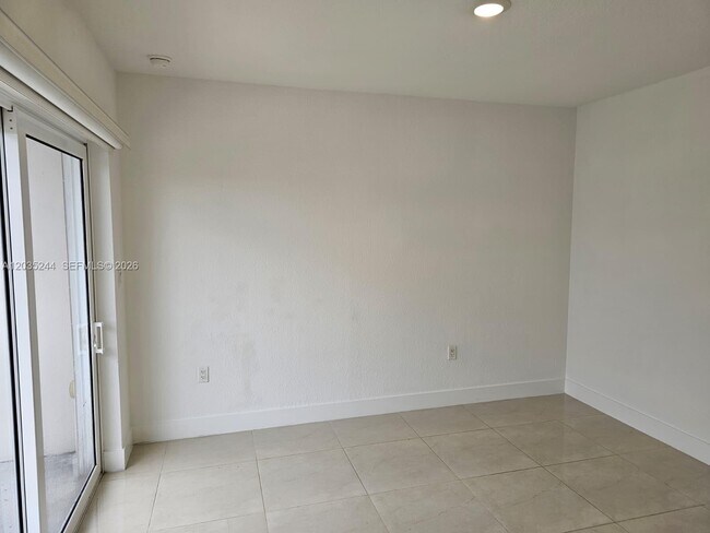Building Photo - 25806 SW 144th Ct