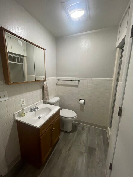 Building Photo - 1024 N Jefferson St