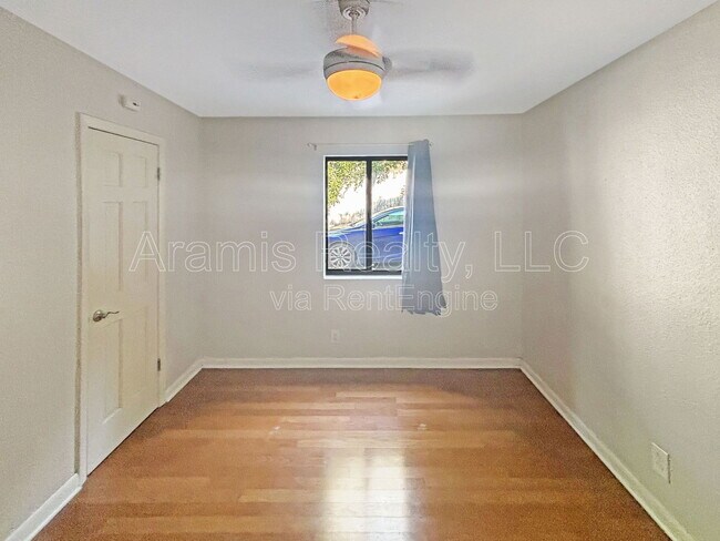 Building Photo - 1355 Euclid Ave NE
