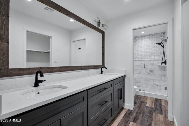 Building Photo - 11459 N 56th St