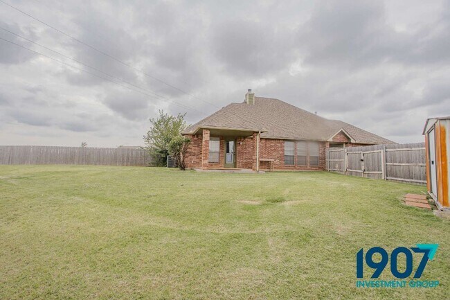 Building Photo - 2508 Tyler Ln