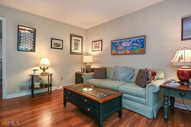 Building Photo - Spacious 3-Bedroom Home on Private Lot in ...