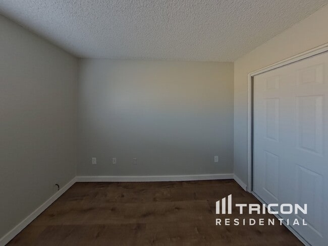 Building Photo - 14033 N 61st Ave
