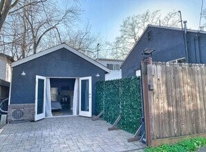 Building Photo - Renovated Studio in Downtown Sacramento! O...