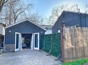 Building Photo - Renovated Studio in Downtown Sacramento! O...