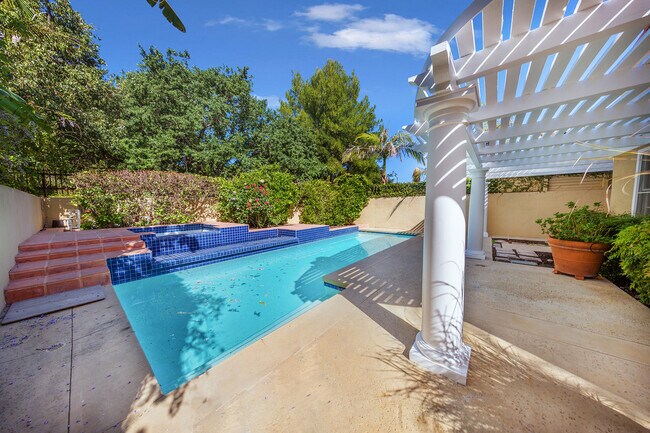 Private Pool, Spa & Waterfall - 4383 Park Paloma