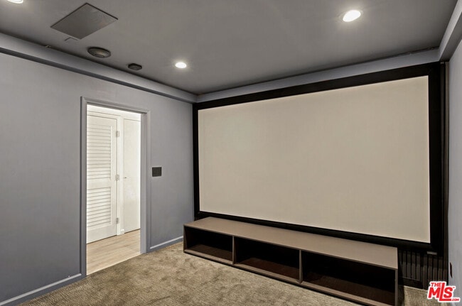 Building Photo - 23 Privateer St