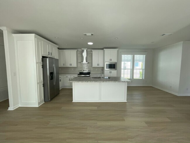 Building Photo - 34808 Robins Song Rd