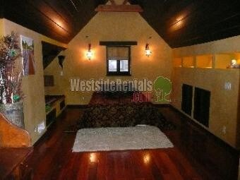 Luxury Spa upper unit - 2038 N Las Palmas Ave