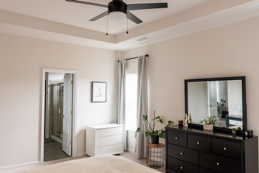 Building Photo - 6017 Gala Ln