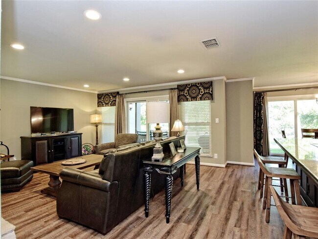 Building Photo - 222 Lido St