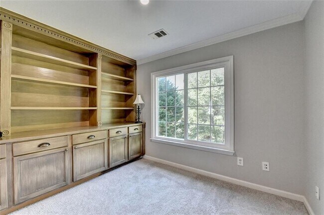 Building Photo - 355 Gaines Oak Way