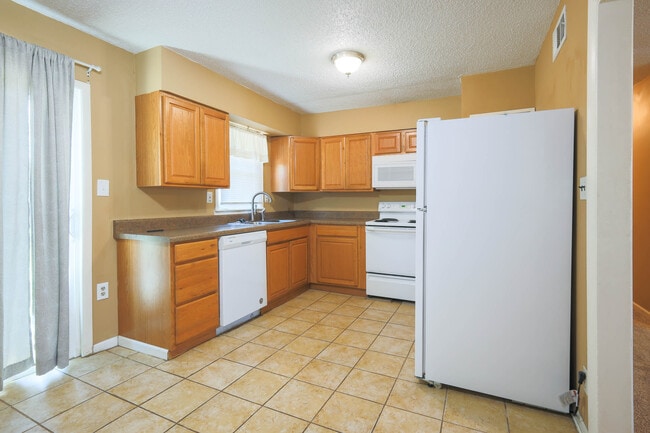 Building Photo - Garbec Properties