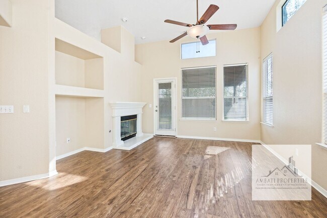 Building Photo - 3 Bed 2 Bath in Clovis Unified School District!