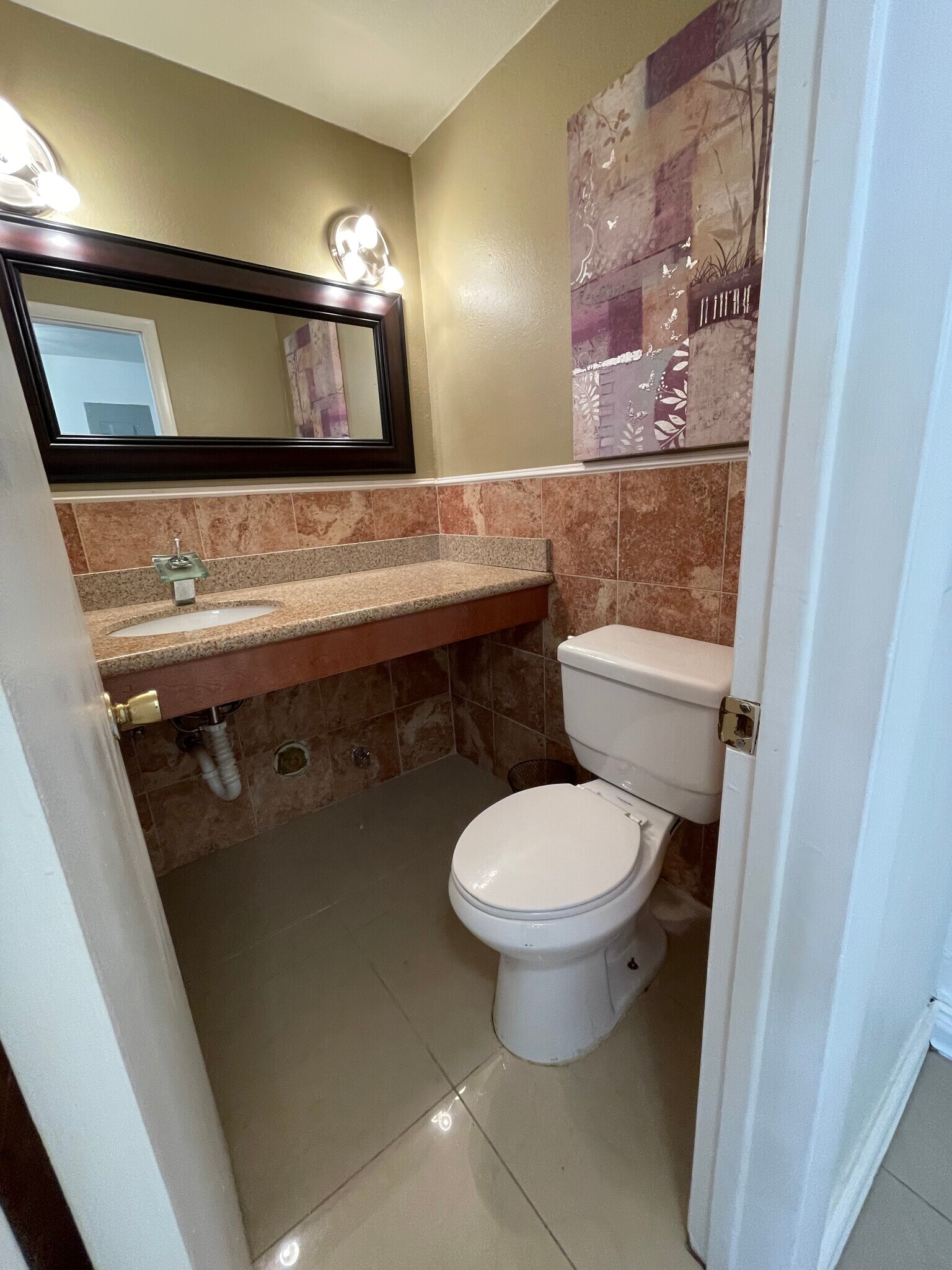 Building Photo - 1460 NE 169th St