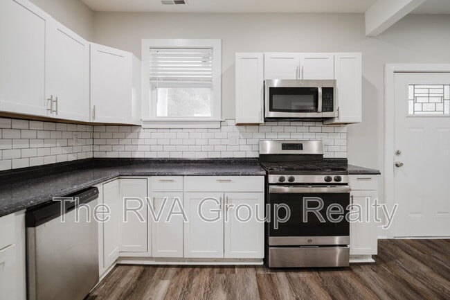 Building Photo - 218 E 34th St