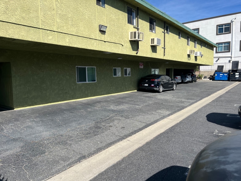 Building Photo - 7424 Radford Ave