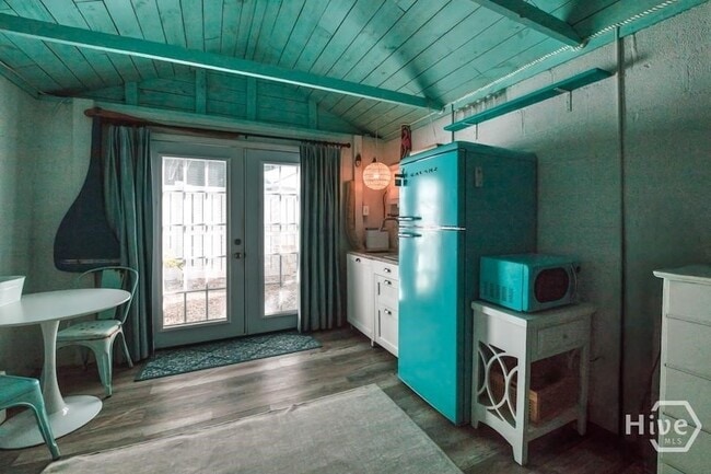 Building Photo - 1509 Miller Ave