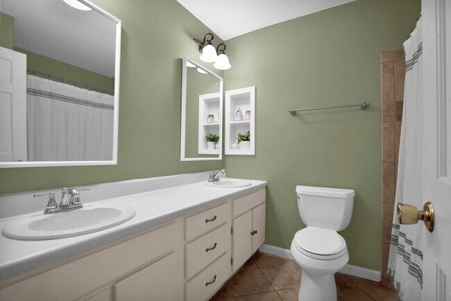 Building Photo - 3305 Granville Dr