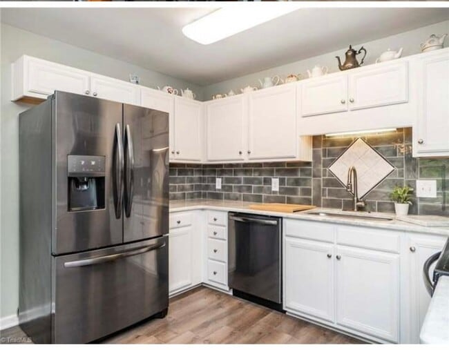 Building Photo - 5950 Bluestem Cir